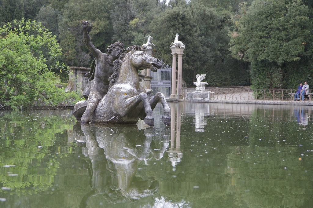 2554451487_faf51c8e4a_b