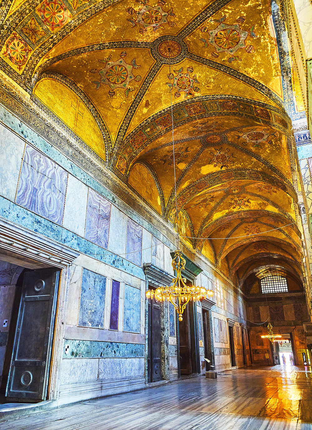 AdobeStock_351963663_LW